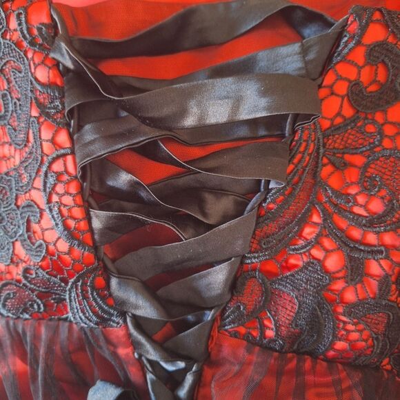 Whimsigoth Strapless Gown Corset Bridal Red & Black Lace Netting 20 / 22 - Picture 7 of 16